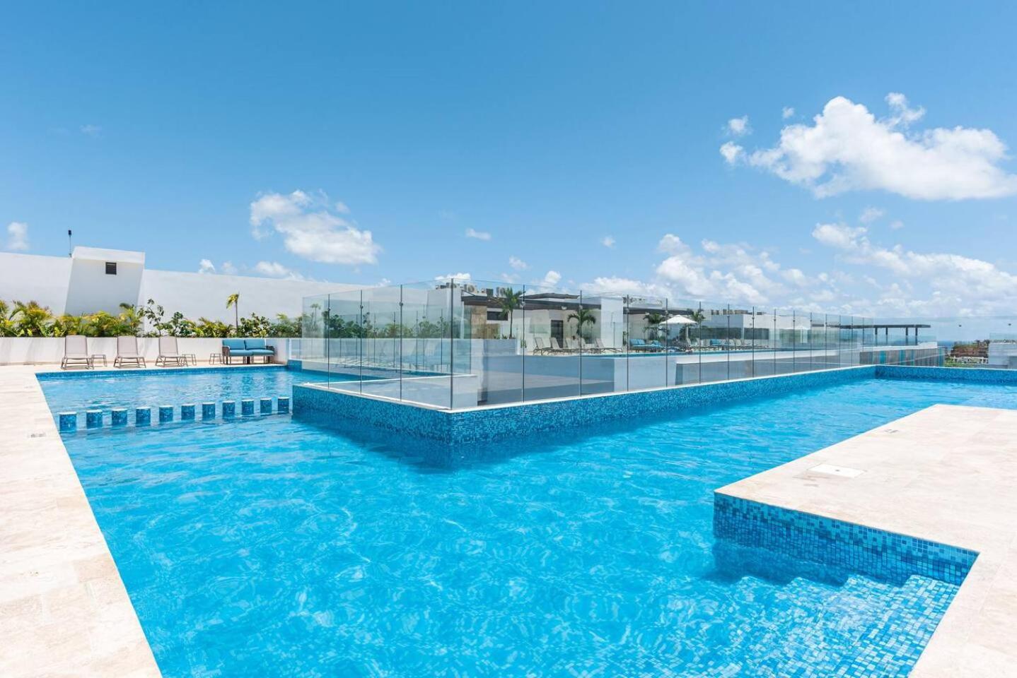 Apartment For 12 In Playa *