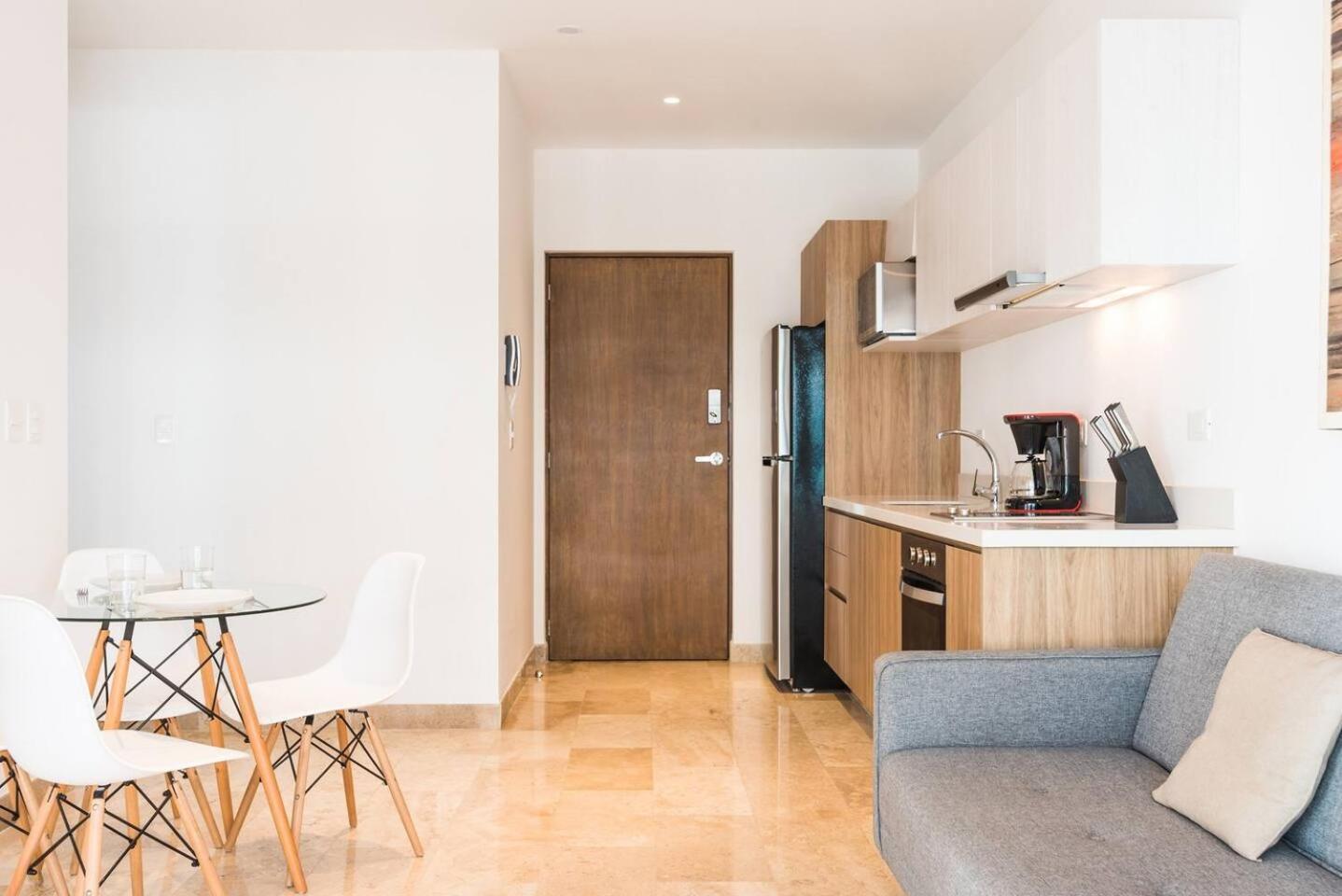 Apartment For 12 In Playa